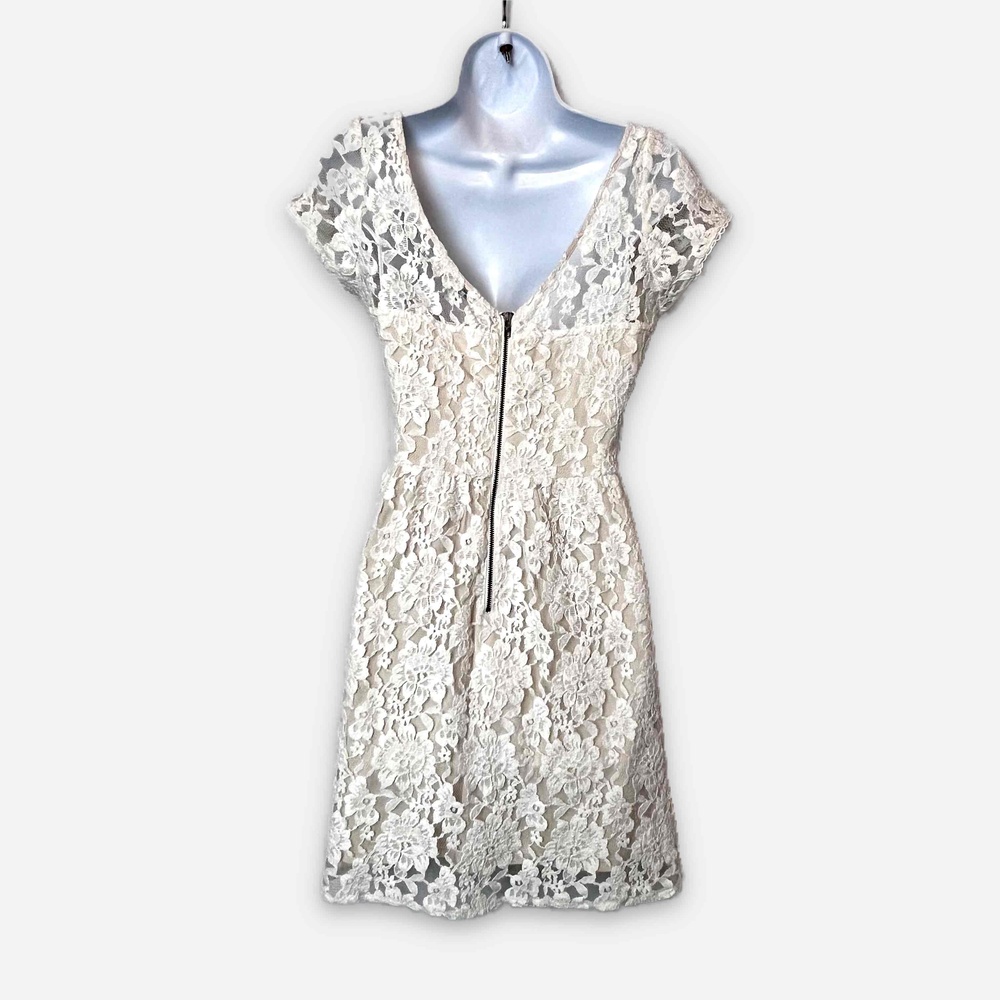American Eagle Outfitters Ivory‎ Lace Size 6 Scoop Neck Short Sleeve Dress - Picture 2 of 9